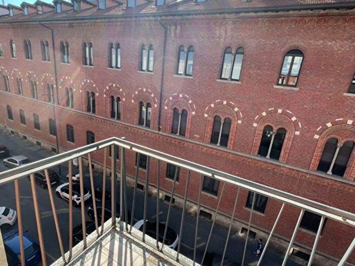 Appartamento trilocale in affitto in Via Niccolò Copernico, Centrale, Milano