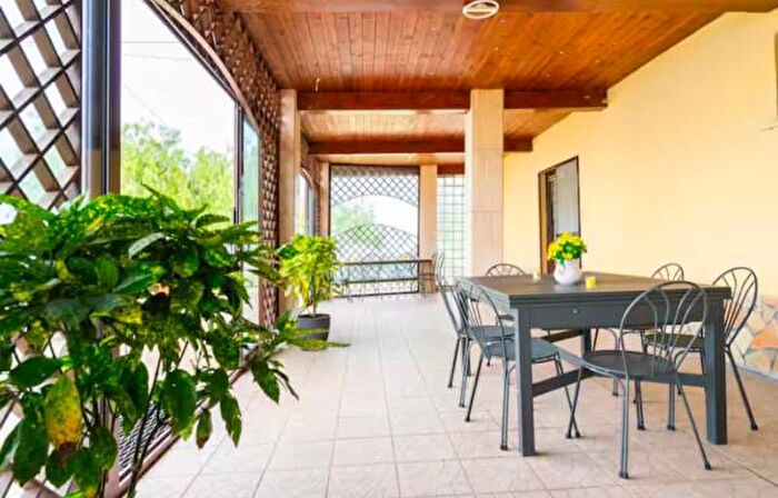 Casa trilocale in affitto in Sp, San Sostene