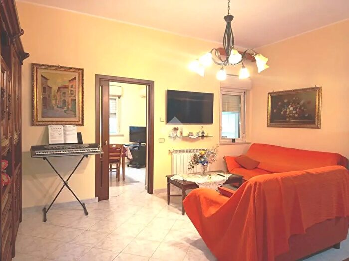 Appartamento trilocale in vendita in Via Vincenzo Madonia, Palermo