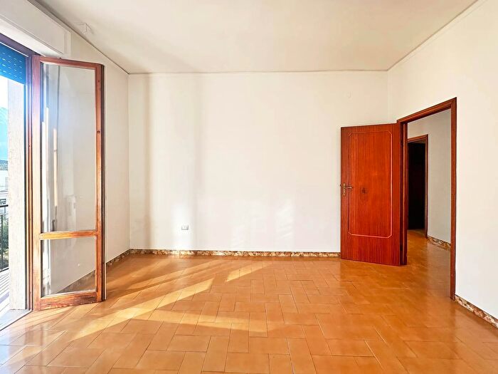 Appartamento con 5 locali in vendita in Viale Resistenza, Aulla