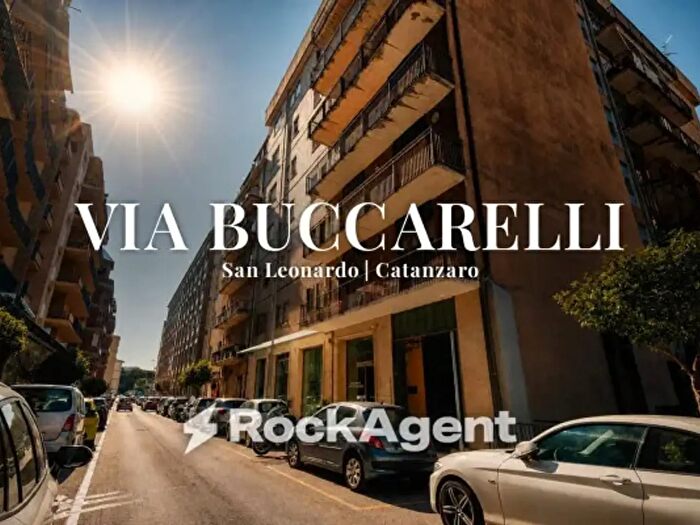 Appartamento quadrilocale in vendita in Via Edmondo Buccarelli, Catanzaro