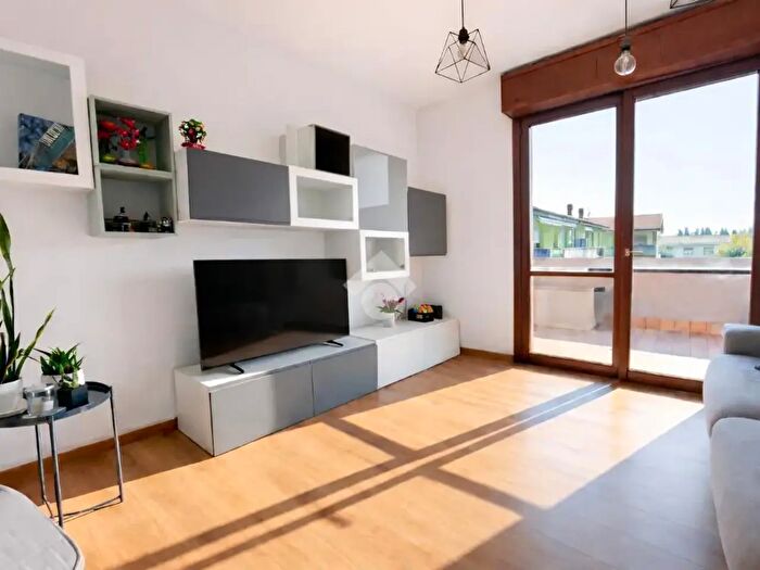 Appartamento trilocale in vendita in Via Milano, Castelnuovo Del Garda