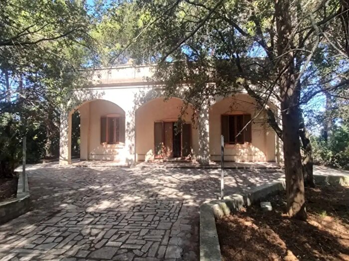 Casa con 5 locali in vendita in Sp, Matino