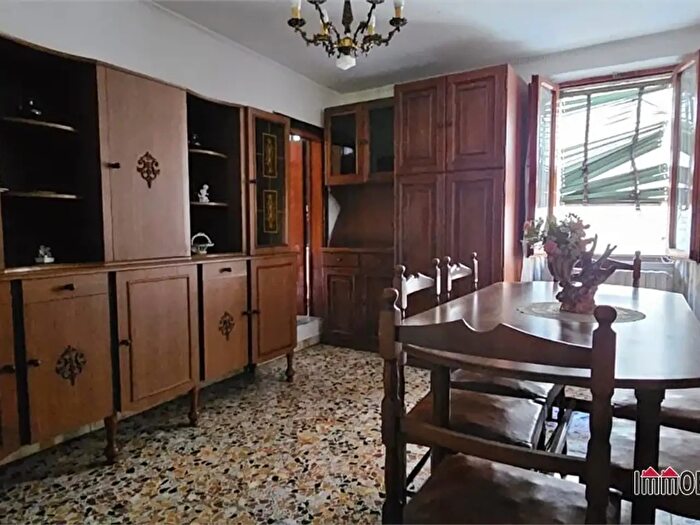 Appartamento trilocale in vendita in Colle Di Val D'Elsa