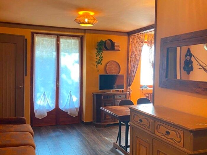 Appartamento trilocale in affitto in Via Montello, Centro, Bardonecchia