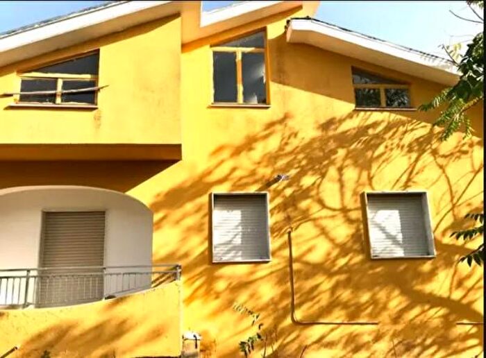 Casa con 6 locali in vendita in Contrada Platano, Balvano