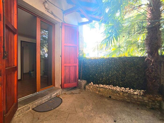 Casa trilocale in affitto in Via Colonna, Cernobbio