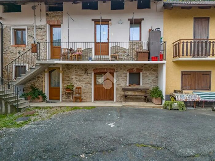 Casa trilocale in vendita in Via Tetto Violino, Venasca
