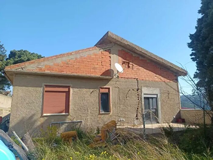 Casa con 6 locali in vendita in Località Locanda Colonna, Messina