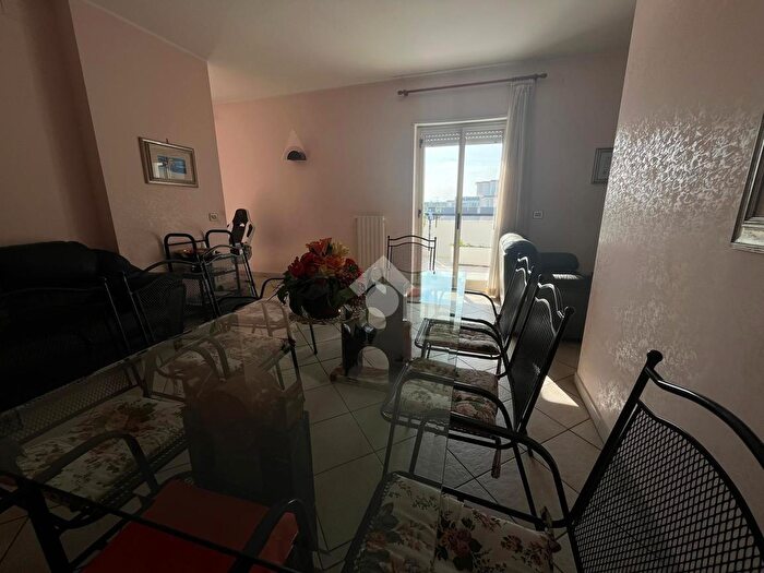 Appartamento trilocale in vendita in Viale Europa, Trani