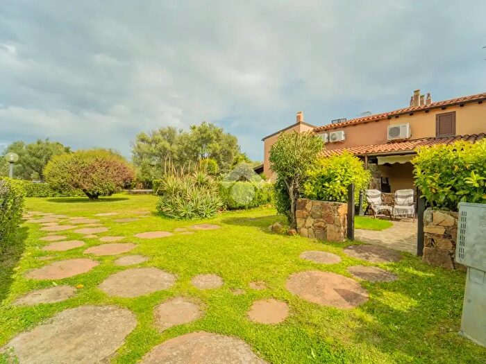 Casa trilocale in vendita in Via LI Piri, San Teodoro