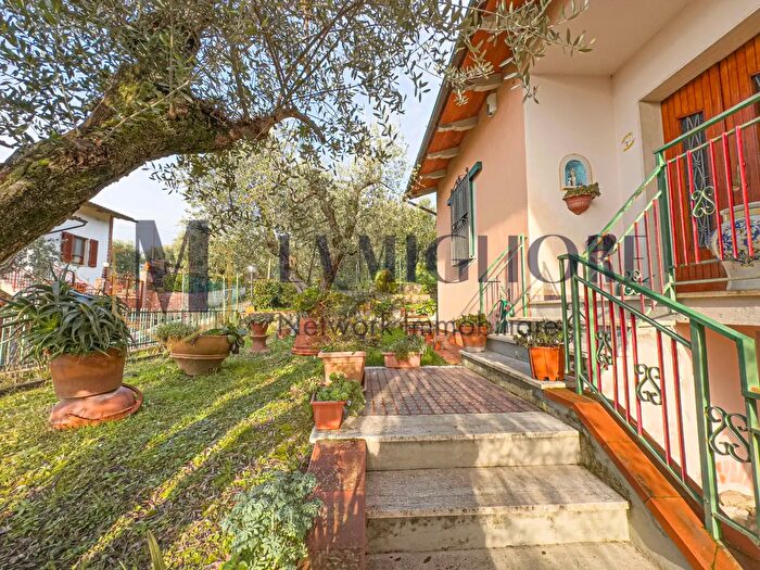 Casa con 7 locali in vendita in Via dei Ciatti c, Pistoia