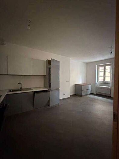 Appartamento trilocale in affitto in VIA LEOPARDI, Centro, Varese