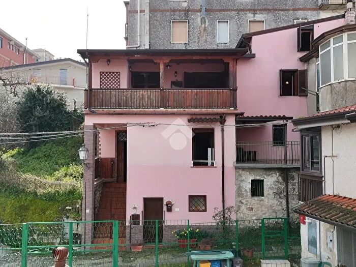 Casa con 5 locali in vendita in Via Ponticelli, Pietrastornina