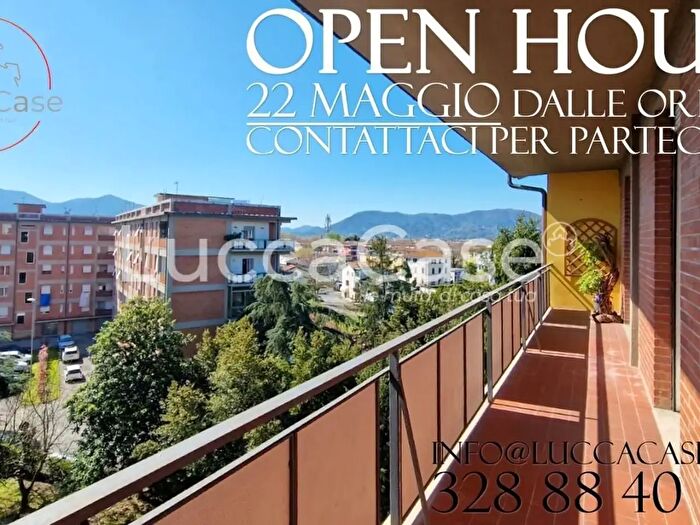 Appartamento con 5 locali in vendita in Angelo Orzali, Lucca