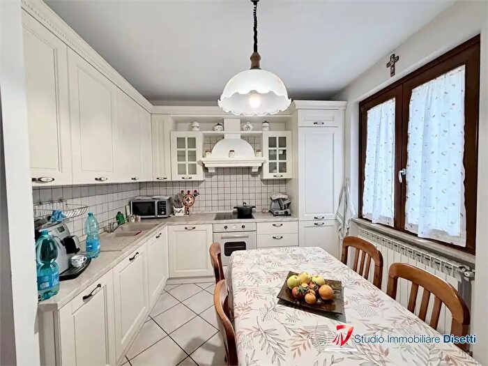 Casa con 5 locali in vendita in Via Papa Giovanni a, Ossimo