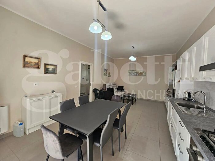 Appartamento quadrilocale in vendita in Via Alcide De Gasperi, Scalea