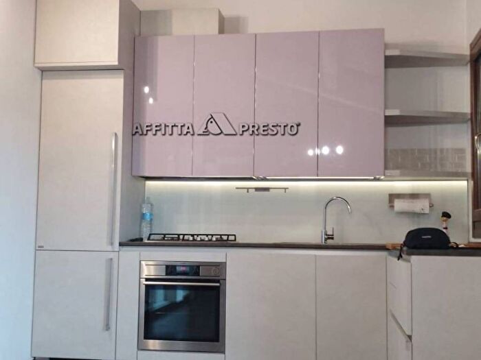 Appartamento trilocale in affitto in VIALE ITALIA, Centro Storico, Forlì