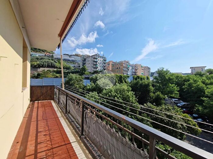 Appartamento quadrilocale in vendita in Via Albenga, Genova
