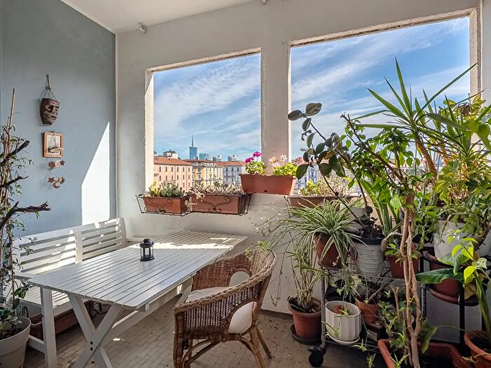 Appartamento trilocale in vendita in Via Valtellina, Milano
