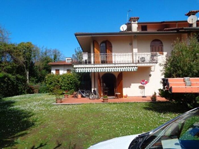 Casa con 6 locali in affitto in Forte Dei Marmi