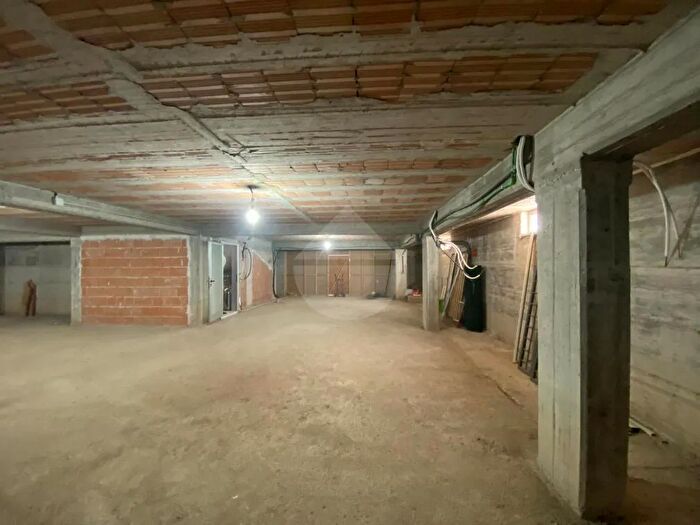 Casa con 11 locali in vendita in Minturno