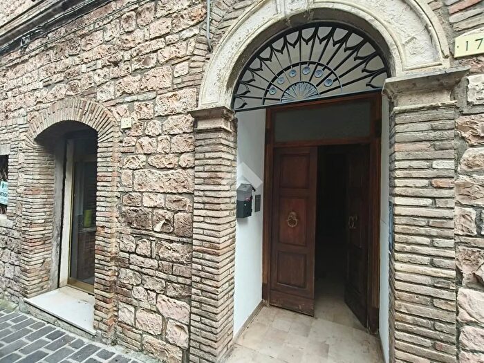 Appartamento con 5 locali in vendita in Via Ippolito Borghesi, Sigillo