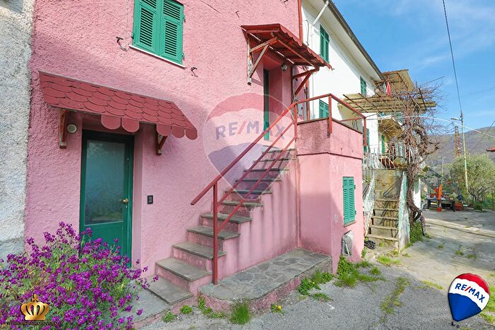 Casa trilocale in vendita in Via Campi, Davagna