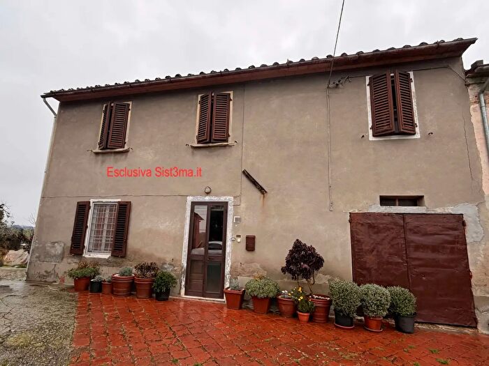 Casa con 6 locali in vendita in Via Cercatoia Alta, Montecarlo