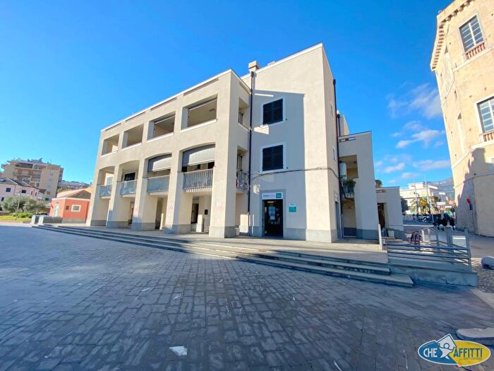 Appartamento bilocale in affitto in Piazza Italia, Centro, Loano