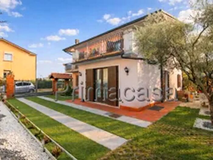 Casa con 7 locali in vendita in Via Alcide De Gaspari, SantAmbrogio Di Valpolicella