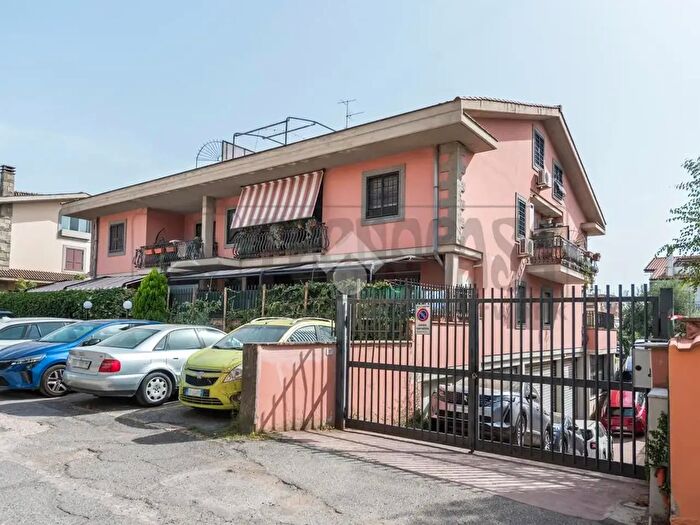 Appartamento bilocale in vendita in Via Venezia, Ciampino