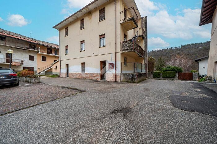 Appartamento quadrilocale in vendita in Via dei Ziterneri, Garniga