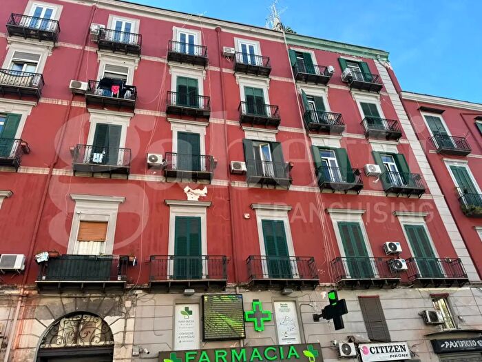 Appartamento bilocale in vendita in Riviera di Chiaia, Napoli