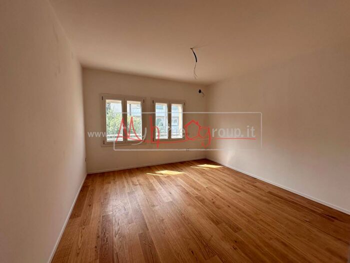 Appartamento quadrilocale in vendita in Via Petrarca, Abano Terme