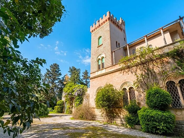 Casa con 16 locali in vendita in Via San Fili, Monteroni Di Lecce
