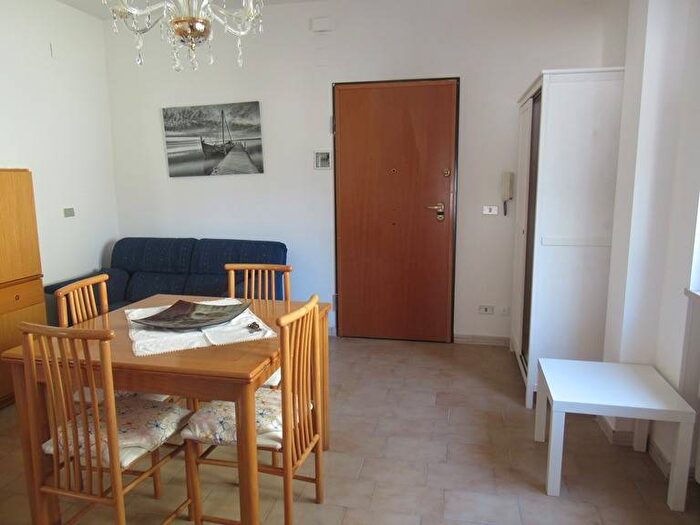 Appartamento trilocale in affitto in Via Napoli, Villa Raspa, Spoltore