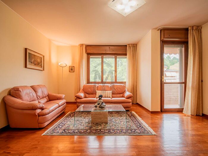 Appartamento con 7 locali in vendita in Via Don Cavalli, Traversetolo