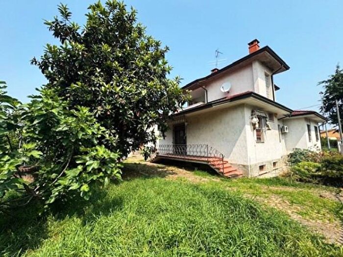 Casa con 5 locali in vendita in Via Cerreto Superiore, Casteggio