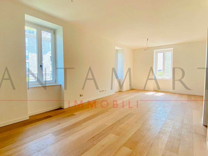 Appartamento trilocale in affitto in Via Andrea Solari, Solari, Milano