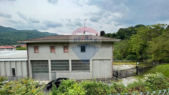 Appartamento con 5 locali in vendita in Caprino Bergamasco