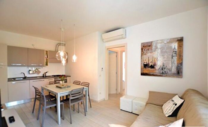 Appartamento trilocale in affitto in Viale Gramsci, Riccione