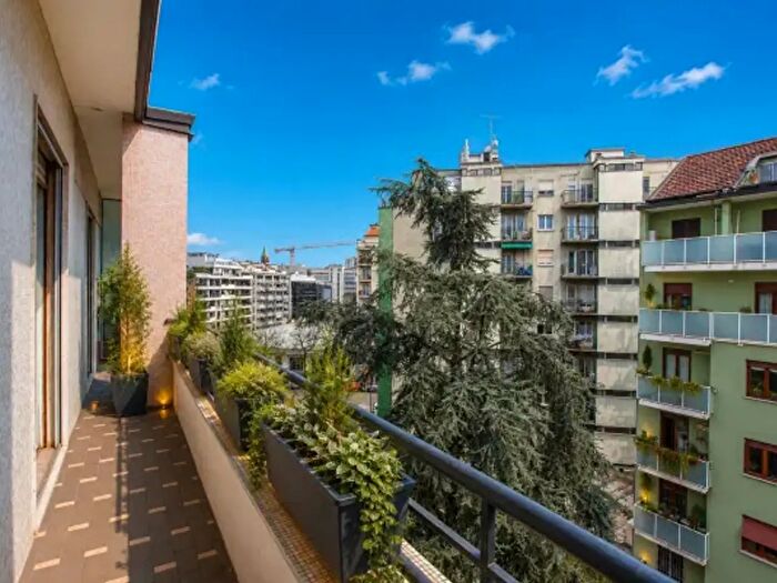 Appartamento quadrilocale in vendita in Via Francesco Koristka, Milano