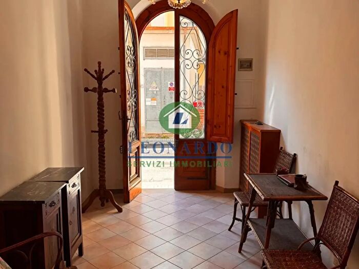 Casa con 6 locali in vendita in Montecatini Terme