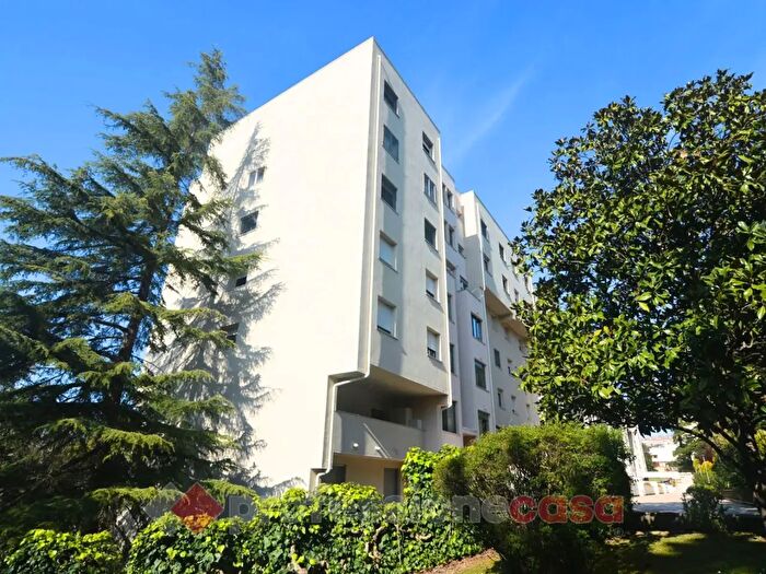 Appartamento con 5 locali in vendita in Via Alfredo Cotani, Perugia