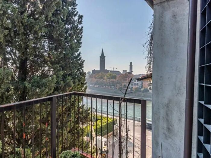 Appartamento con 6 locali in vendita in Rigaste Redentore, Verona