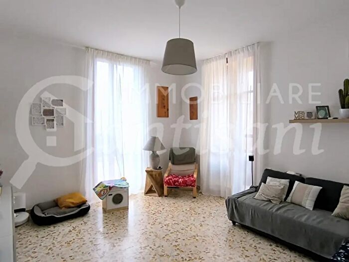 Appartamento quadrilocale in affitto in Via Bardelli, Firenze