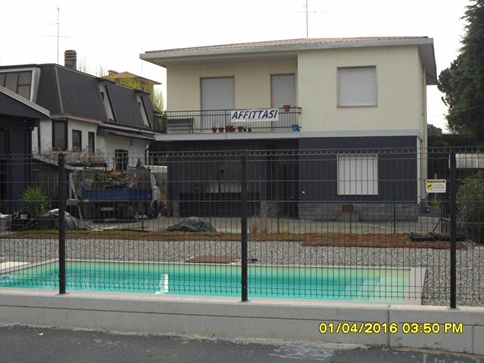 Casa con 5 locali in affitto in Via Strà Madonna, Saronno