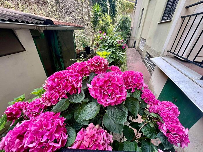 Appartamento trilocale in vendita in Corso Martinetti Genova, Genova