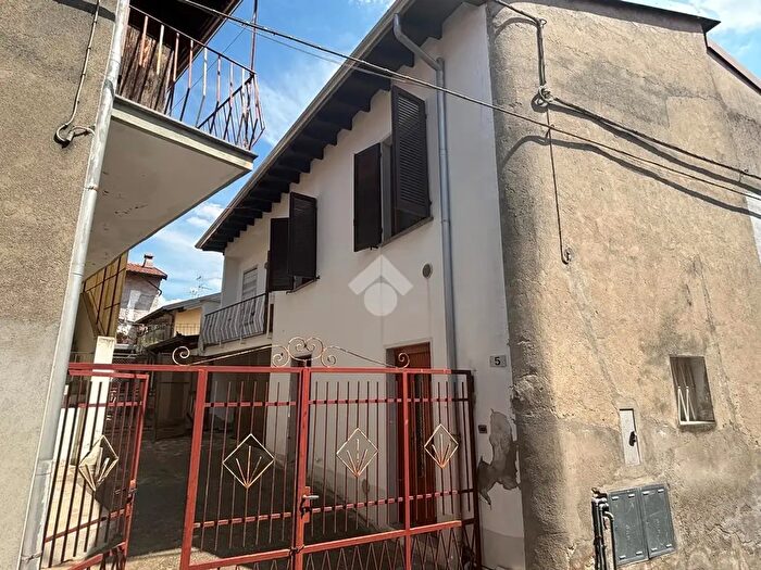 Appartamento trilocale in vendita in Via Liberta', Divignano